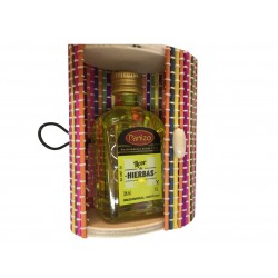Baúl mini con licor miniatura de hierbas