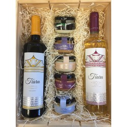 Lote Especial con vinos Tiara, patés y queso.