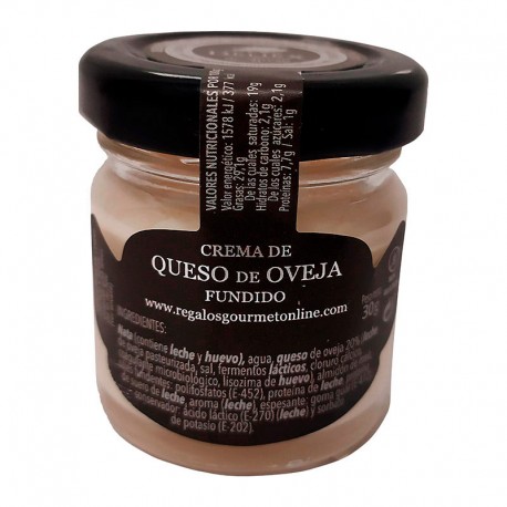 Tarro de crema de queso de oveja para eventos
