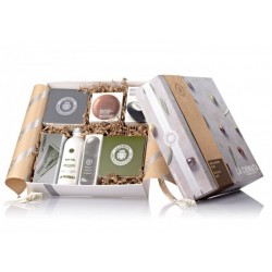 Pack con cosméticos natural para el cuidado del cuerpo